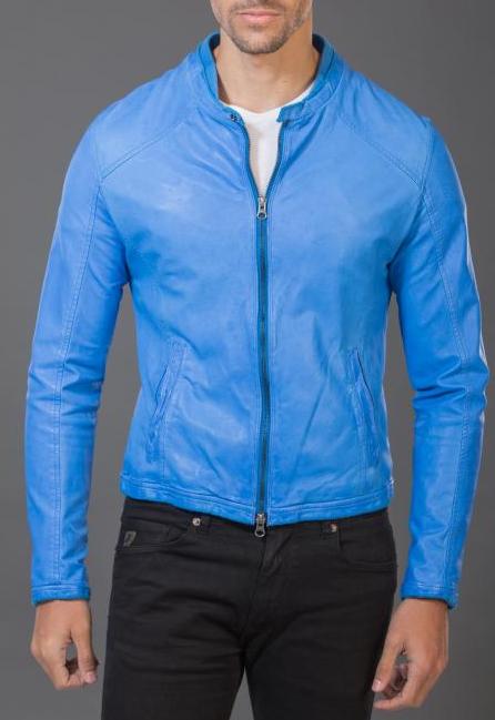 La sibèria Barcelona. Jaqueta de napa blava. Primavera 2015